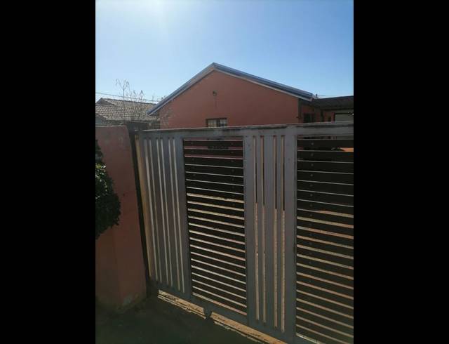 2 BEDROOM HOUSE FOR SALE IN PROTEA GLEN